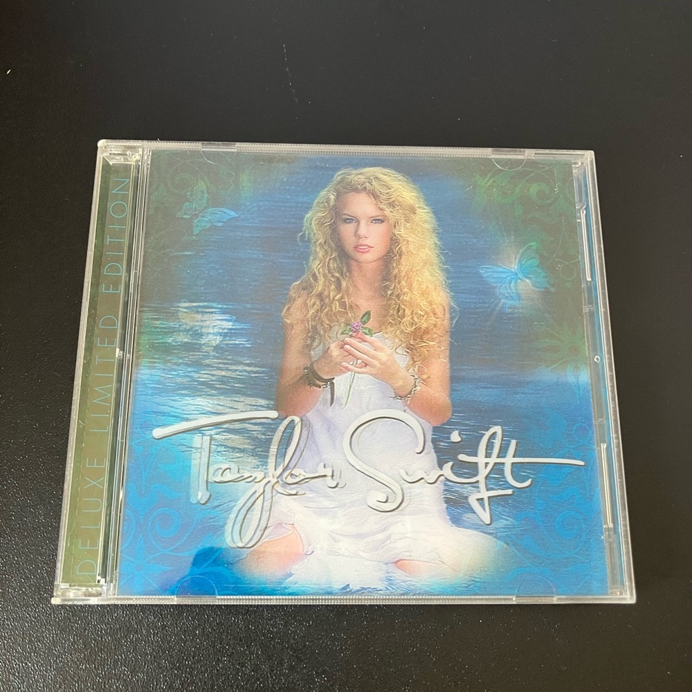 Taylor Swift Deluxe Limited Edition CD Hard to Find